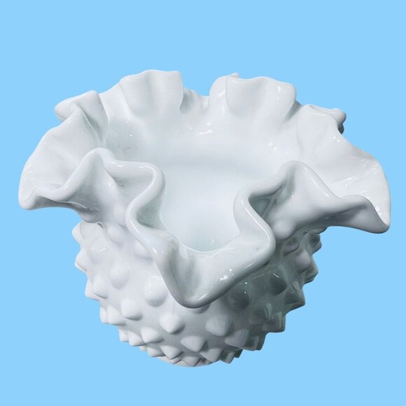 Vintage Fenton White Milk Glass Hobnail Ruffled Edge Vase 4.25" Cottagecore - Picture 3 of 8
